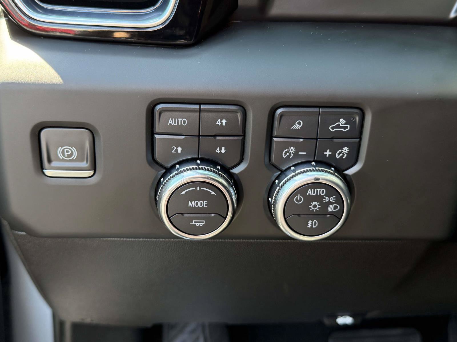Used 2022 GMC Sierra 1500 Denali w/ Technology Package AWD/4WD image 22