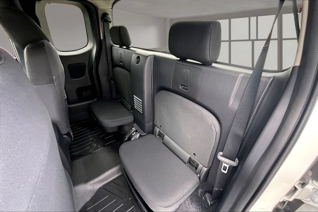Used 2024 Nissan Frontier SV RWD image 22