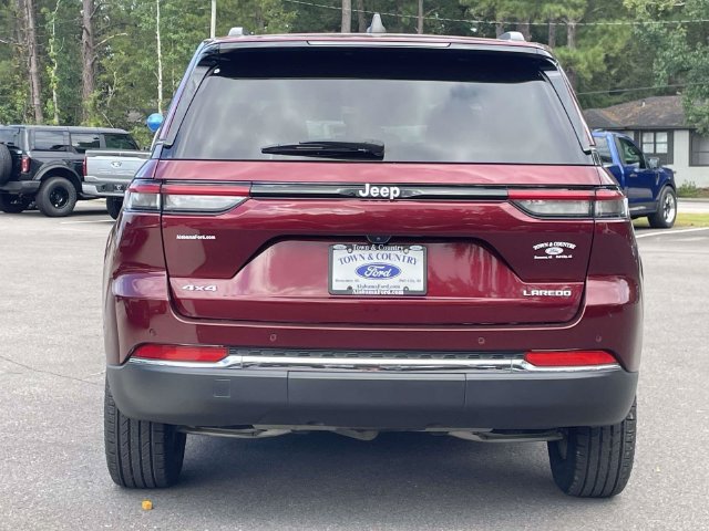 Used 2024 Jeep Grand Cherokee Laredo AWD/4WD image 32