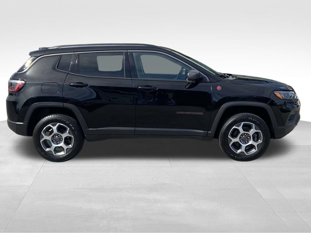 Used 2022 Jeep Compass Trailhawk w/ Sun and Sound Group image 3