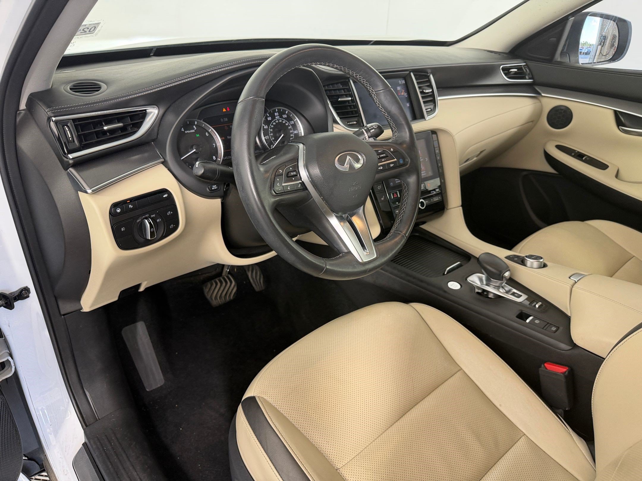 Used 2022 INFINITI QX50 Luxe FWD image 4