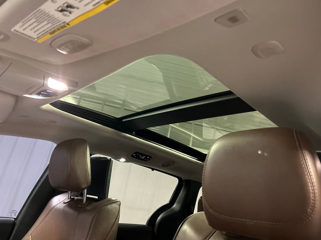 Used 2018 Chrysler Pacifica Limited w/ Tire & Wheel Group image 23