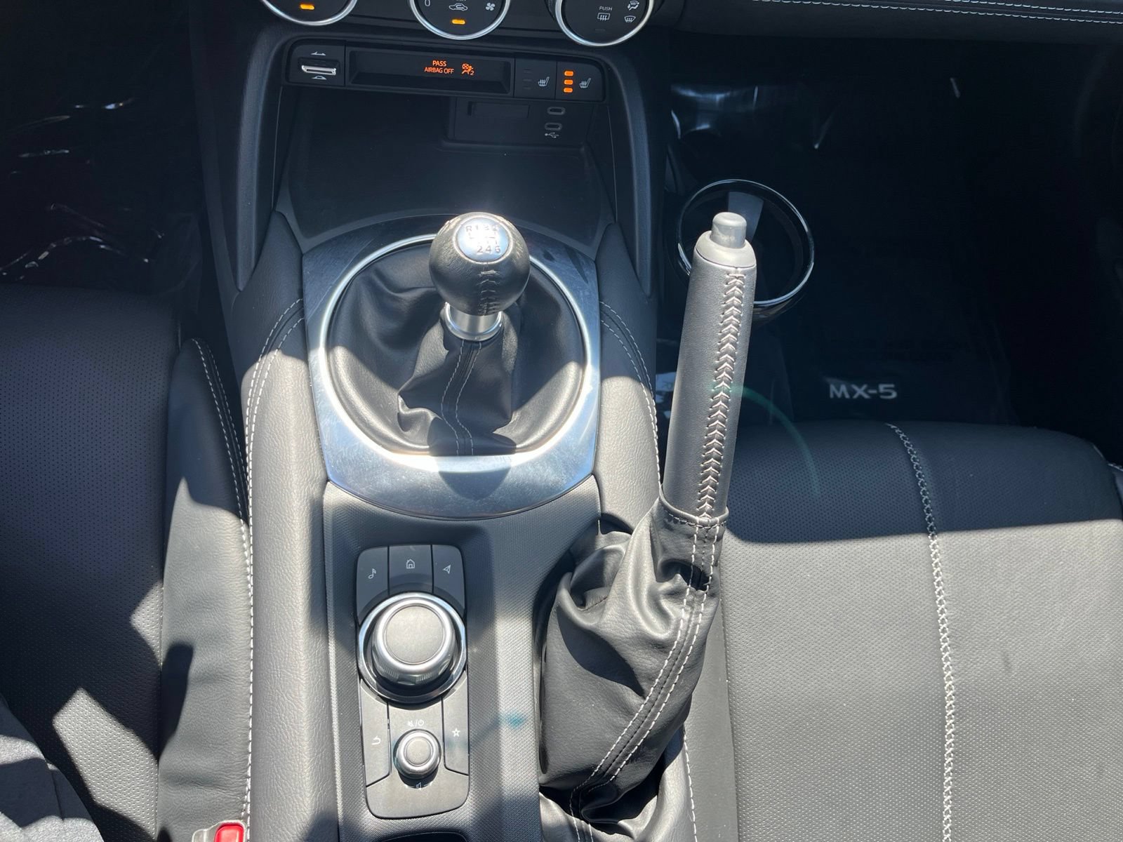 Certified 2025 MAZDA MX-5 Miata RF Grand Touring RWD image 23