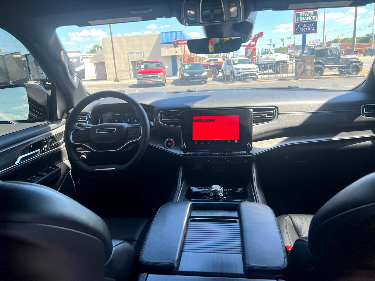 Used 2023 Jeep Wagoneer L Series II image 9