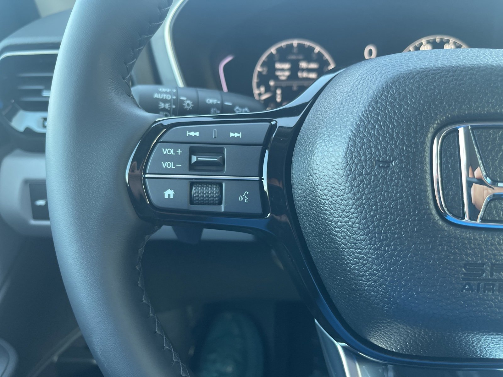 New 2025 Honda Pilot Touring image 29