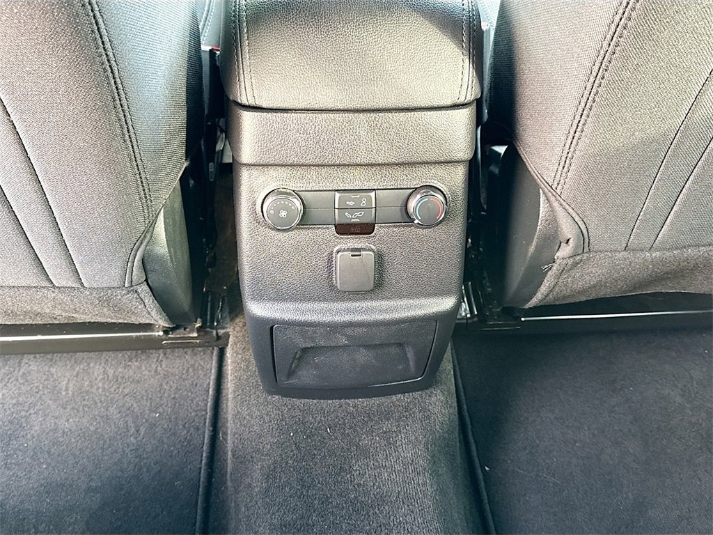 Used 2018 Ford Explorer XLT image 25