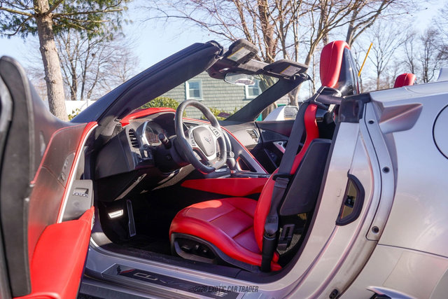 Used 2015 Chevrolet Corvette Z06 w/ 3LZ Preferred Equipment Group RWD image 34