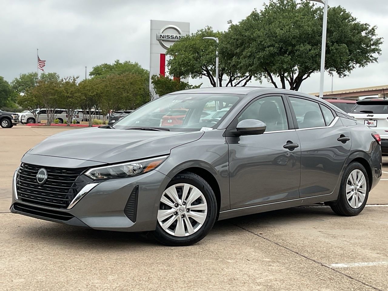 Used 2025 Nissan Sentra S image 2