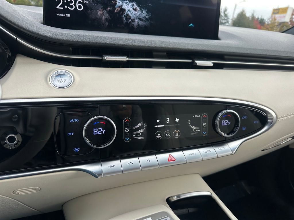 Used 2025 Genesis Electrified GV70 Advanced image 24