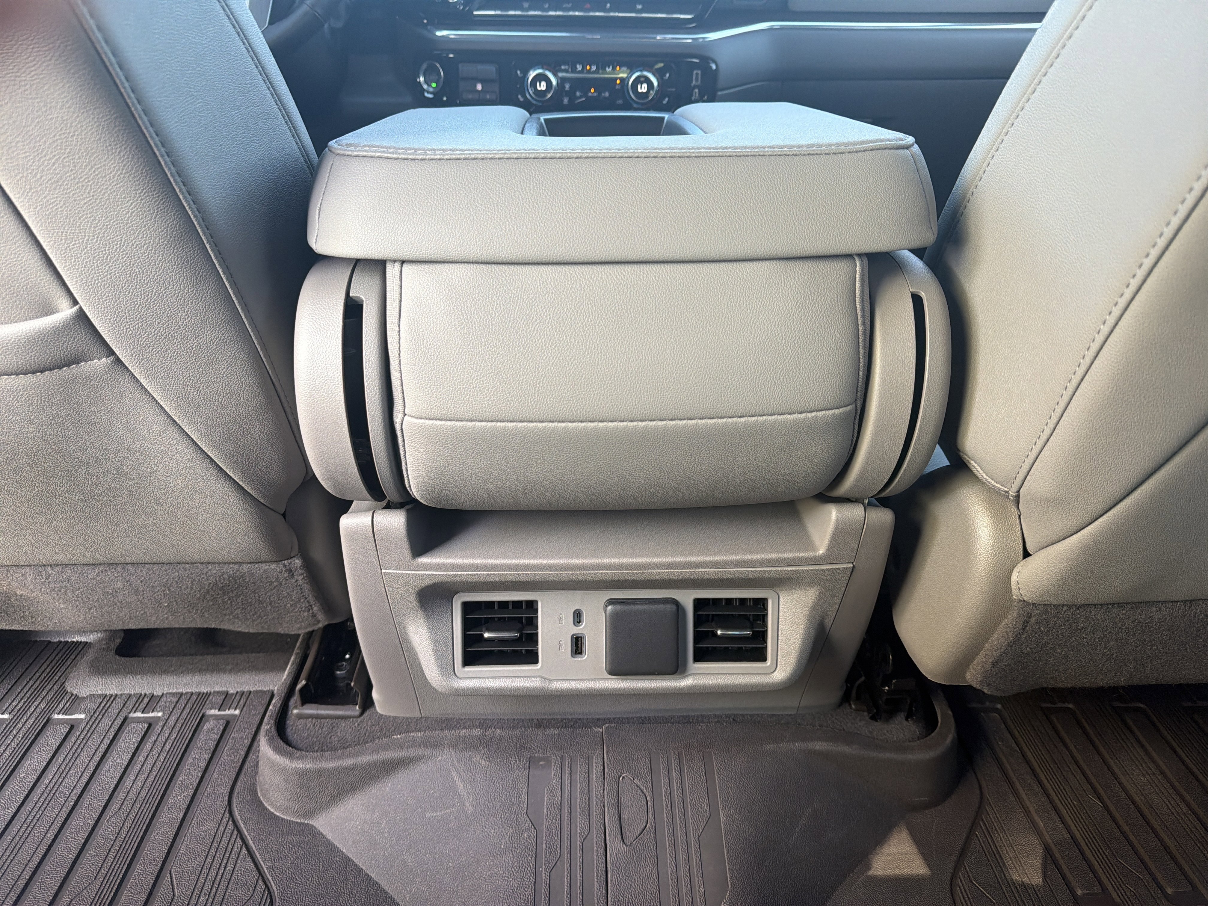 Used 2025 GMC Sierra 2500 SLT AWD/4WD image 28