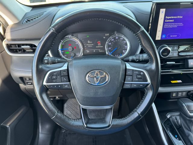 Used 2023 Toyota Highlander XLE FWD image 22