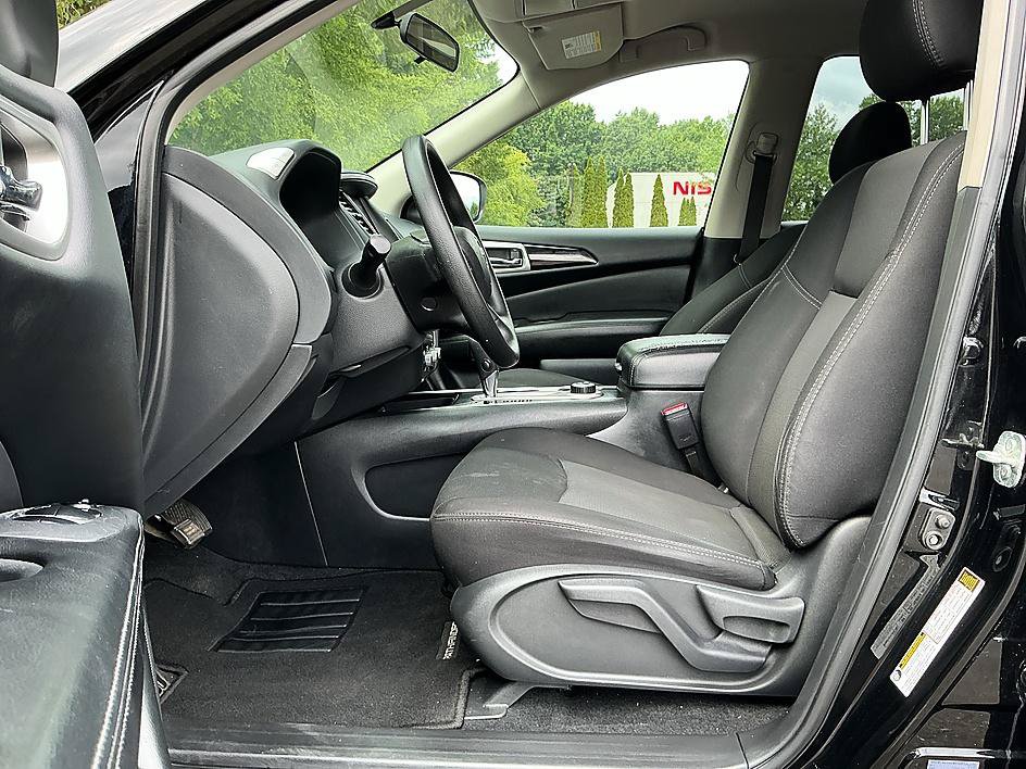 Used 2020 Nissan Pathfinder S AWD/4WD image 12