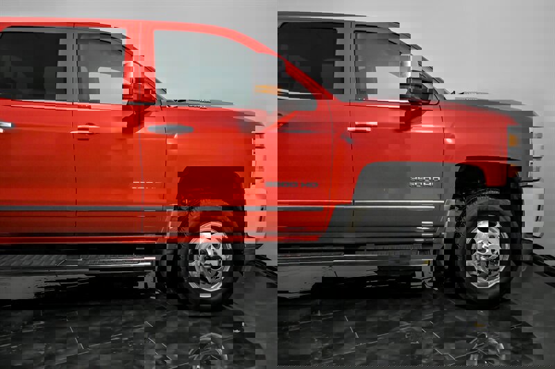 Used 2018 Chevrolet Silverado 3500 LTZ w/ Duramax Plus Package image 11