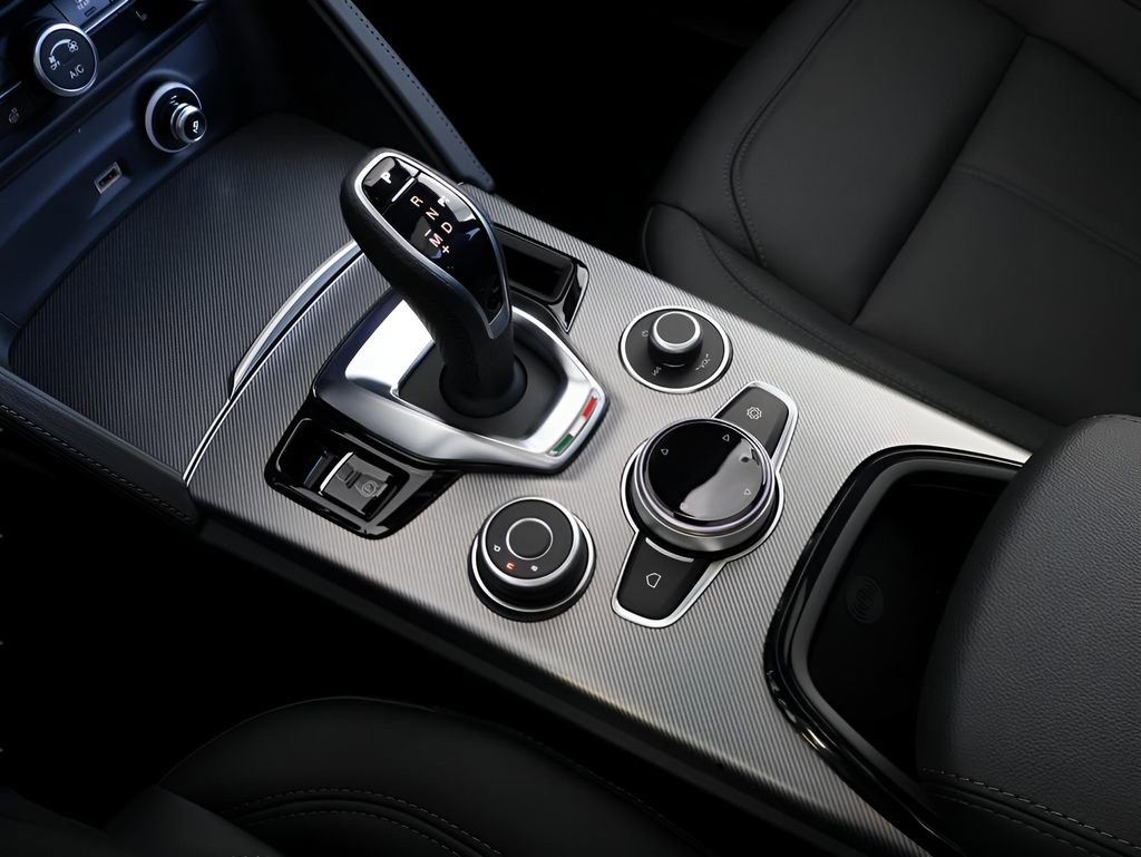 New 2025 Alfa Romeo Stelvio Sprint image 27