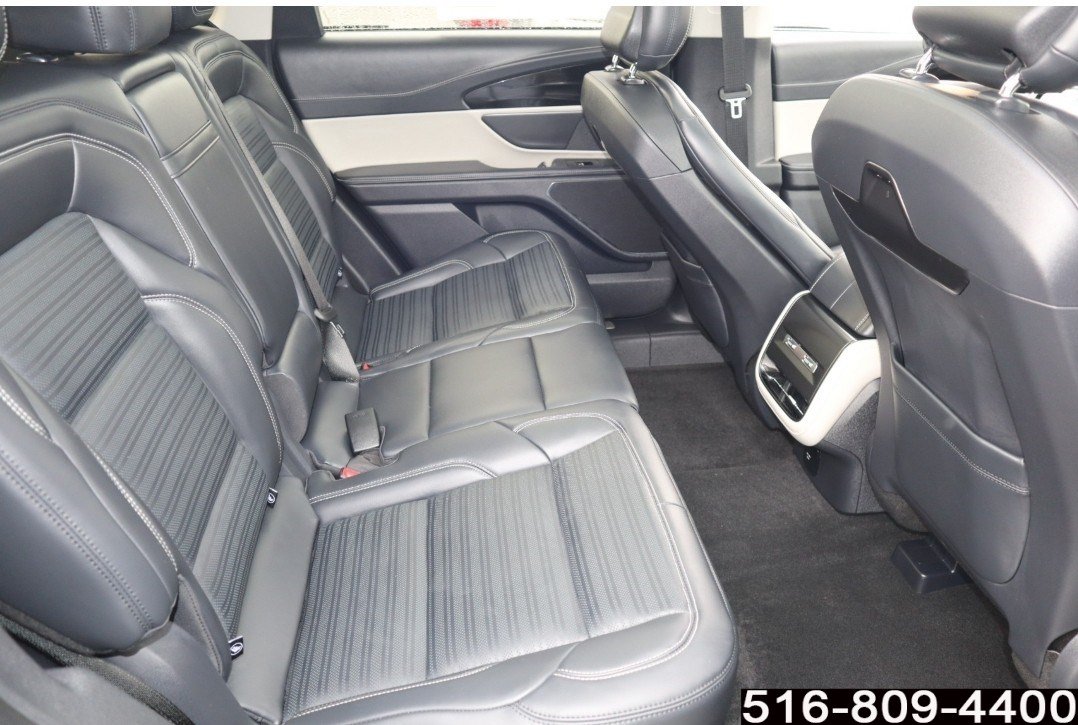 Used 2025 Lincoln Nautilus Reserve AWD/4WD image 28
