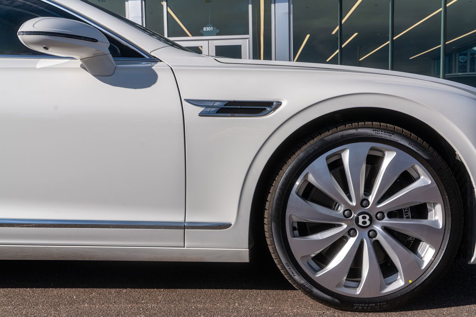 New 2026 Bentley Flying Spur Plug-In Hybrid image 21