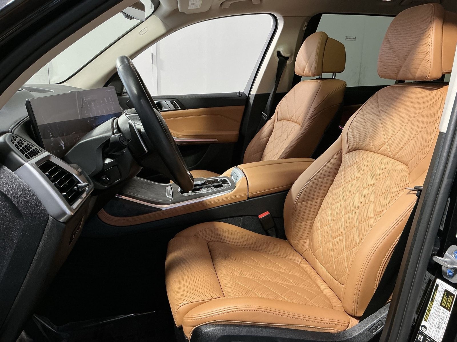 Used 2024 BMW X7 xDrive40i w/ Premium Package AWD/4WD image 14