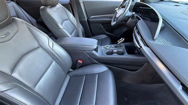 Used 2025 Cadillac XT4 Premium Luxury image 20