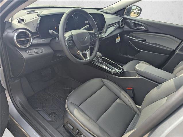 New 2026 Chevrolet Trax ACTIV w/ Sunroof Package FWD image 3