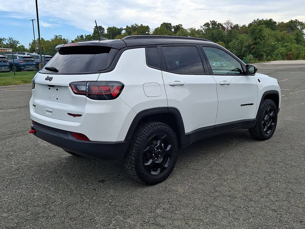 Used 2024 Jeep Compass Trailhawk w/ Trailhawk Elite Group AWD/4WD image 9