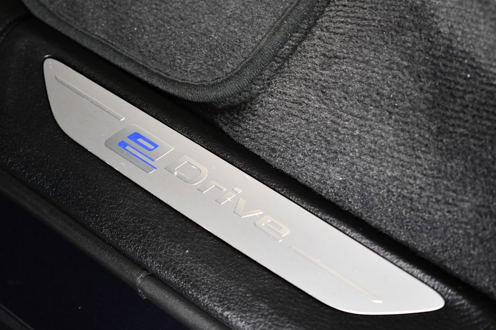 Used 2018 BMW X5 xDrive40e w/ Driving Assistance Package image 43