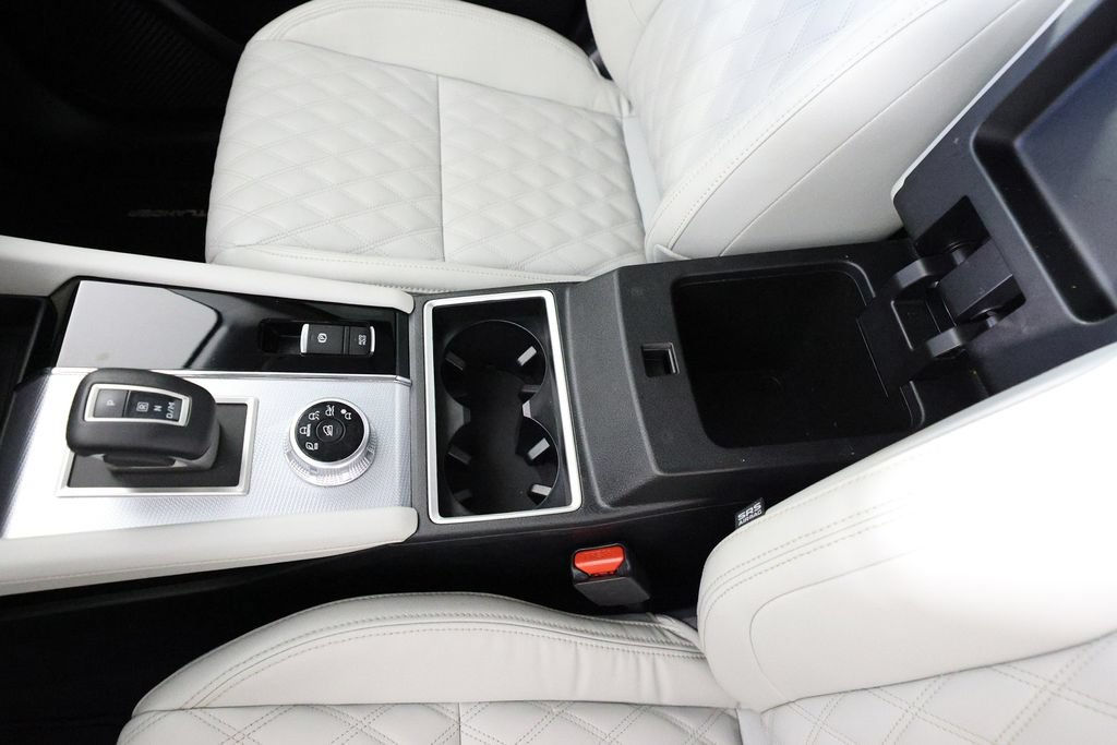 Used 2024 Mitsubishi Outlander SEL FWD image 32