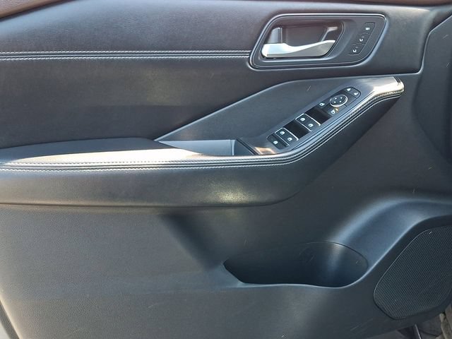 Used 2023 Nissan Rogue SL AWD/4WD image 14