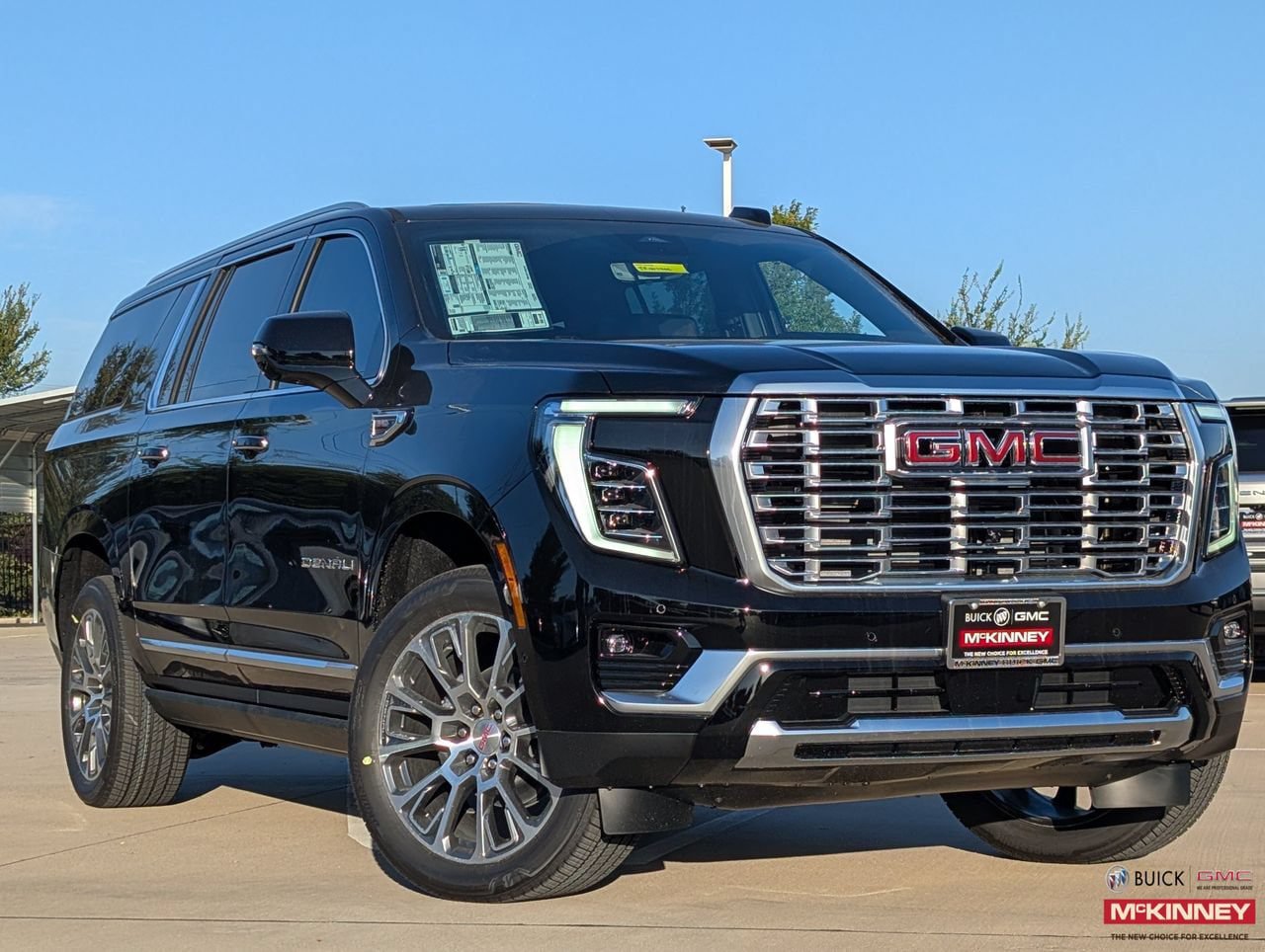 New 2026 GMC Yukon XL Denali w/ Denali Reserve Package AWD/4WD image 1