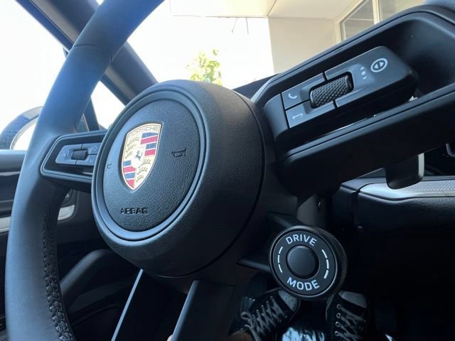 Used 2025 Porsche Cayenne E-Hybrid AWD/4WD image 12