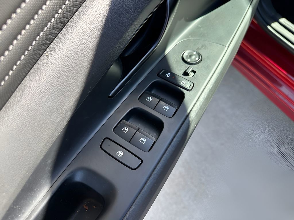 Used 2025 Hyundai Elantra Sport FWD image 10