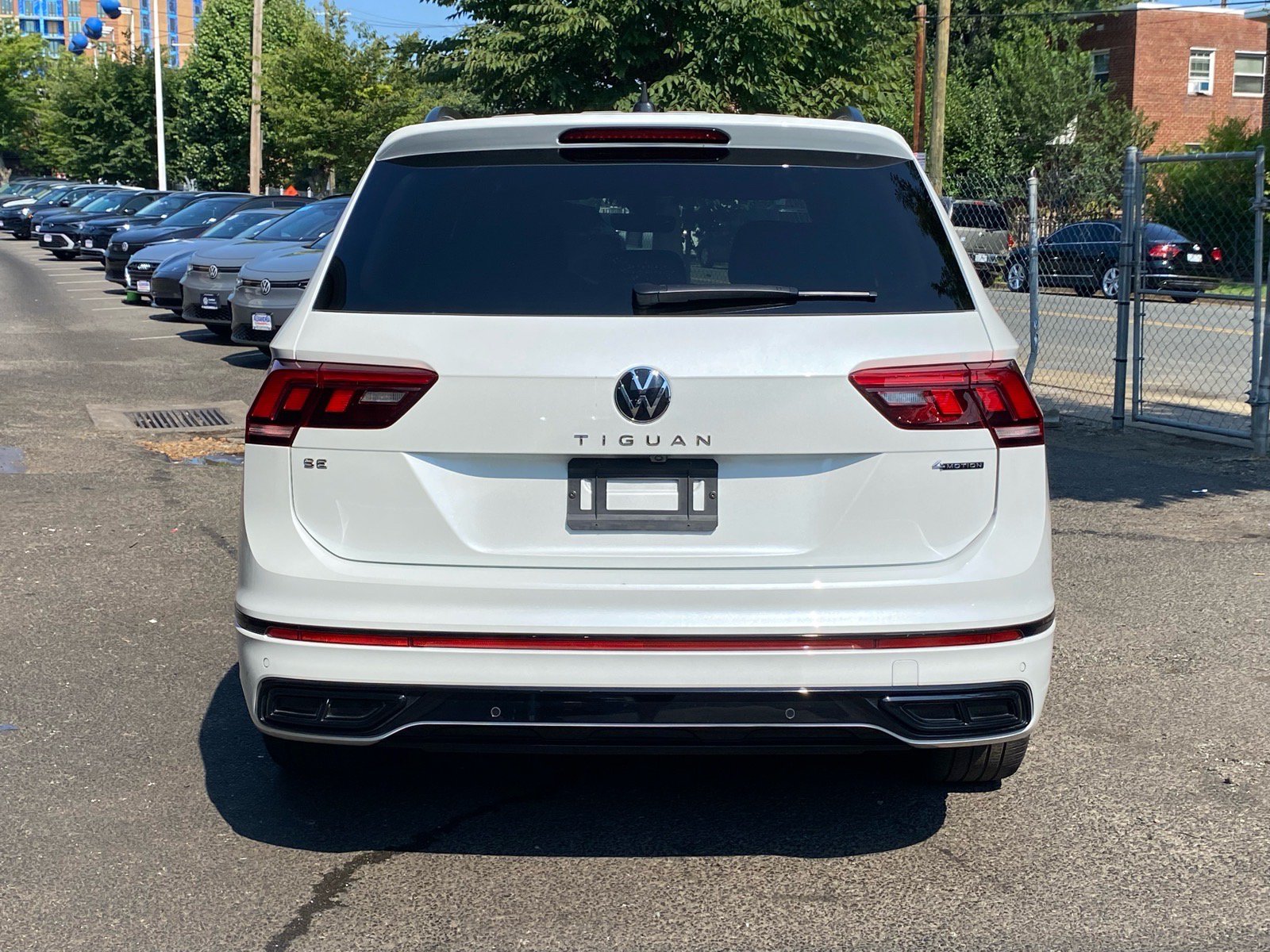 Certified 2024 Volkswagen Tiguan SE R-Line AWD/4WD image 3