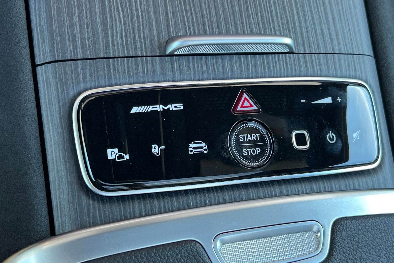 New 2025 Mercedes-Benz EQE AMG 4MATIC SUV image 18