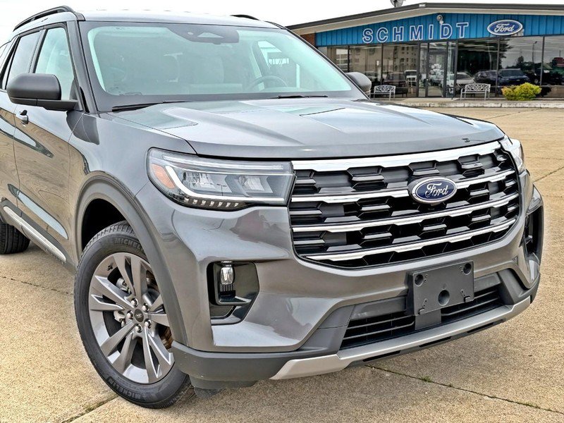 Used 2025 Ford Explorer Active w/ Active Comfort Package AWD/4WD image 8