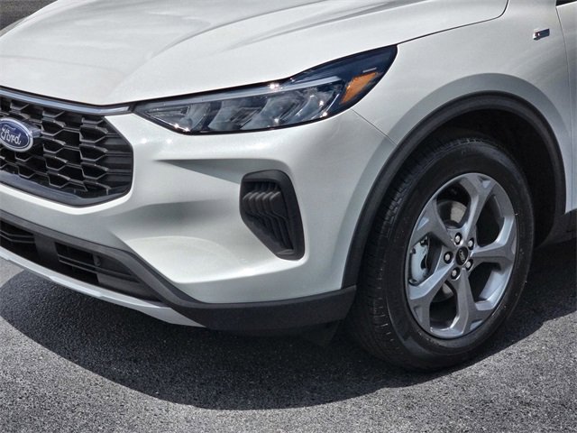 New 2025 Ford Escape ST-Line w/ Equipment Group 301A image 10