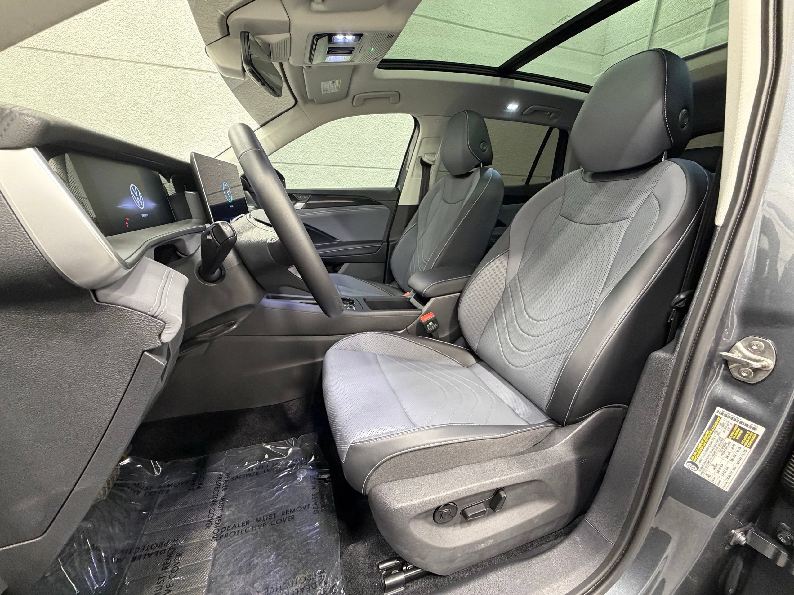 Used 2026 Volkswagen Tiguan SE w/ Panoramic Sunroof Package AWD/4WD image 20