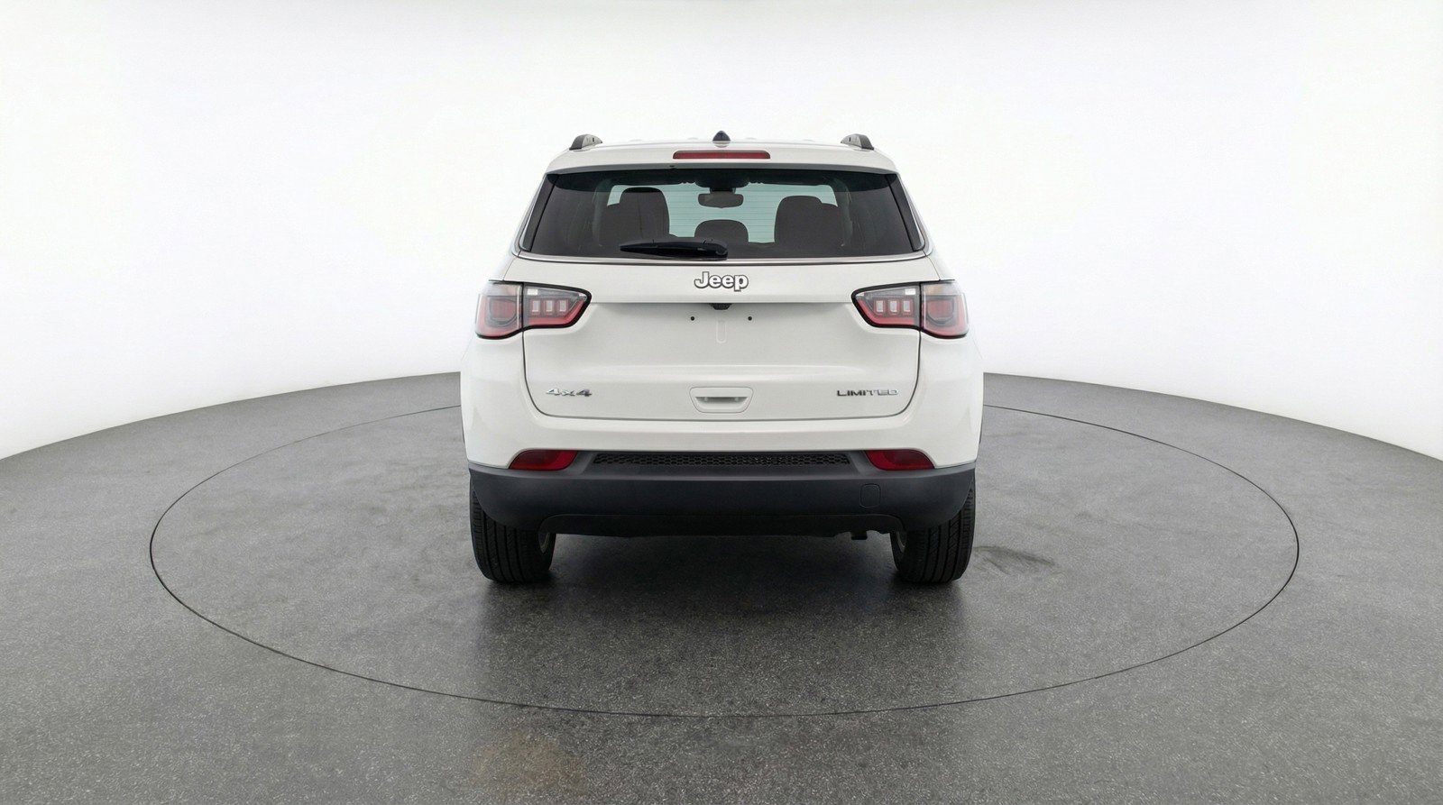 Used 2025 Jeep Compass Latitude AWD/4WD image 7