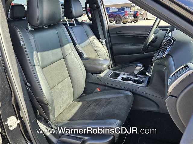 Used 2020 Jeep Grand Cherokee Altitude image 16