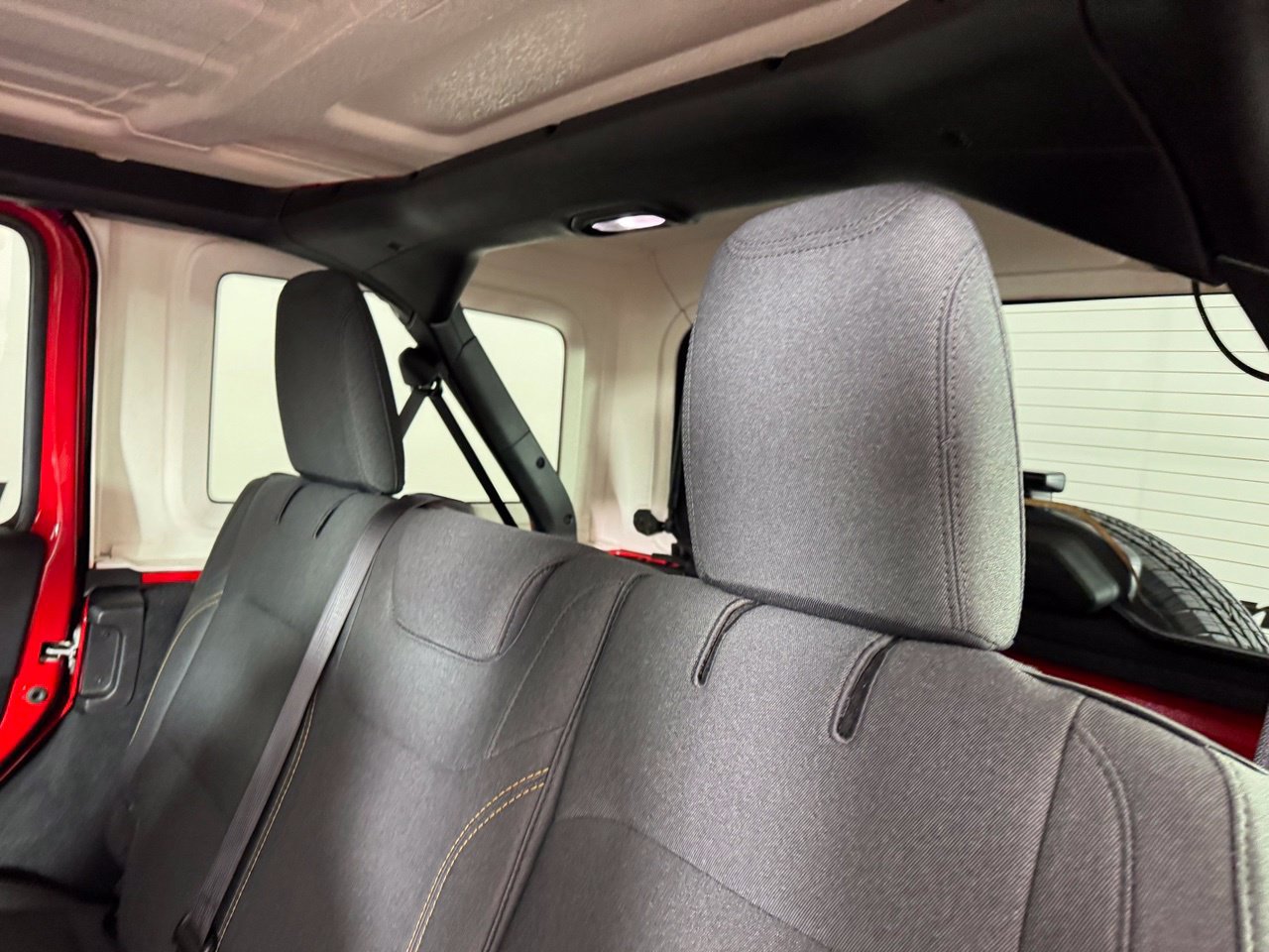 Used 2026 Jeep Wrangler Unlimited Sahara AWD/4WD image 26