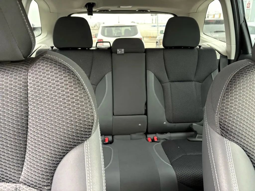 Used 2022 Subaru Forester Premium AWD/4WD image 18