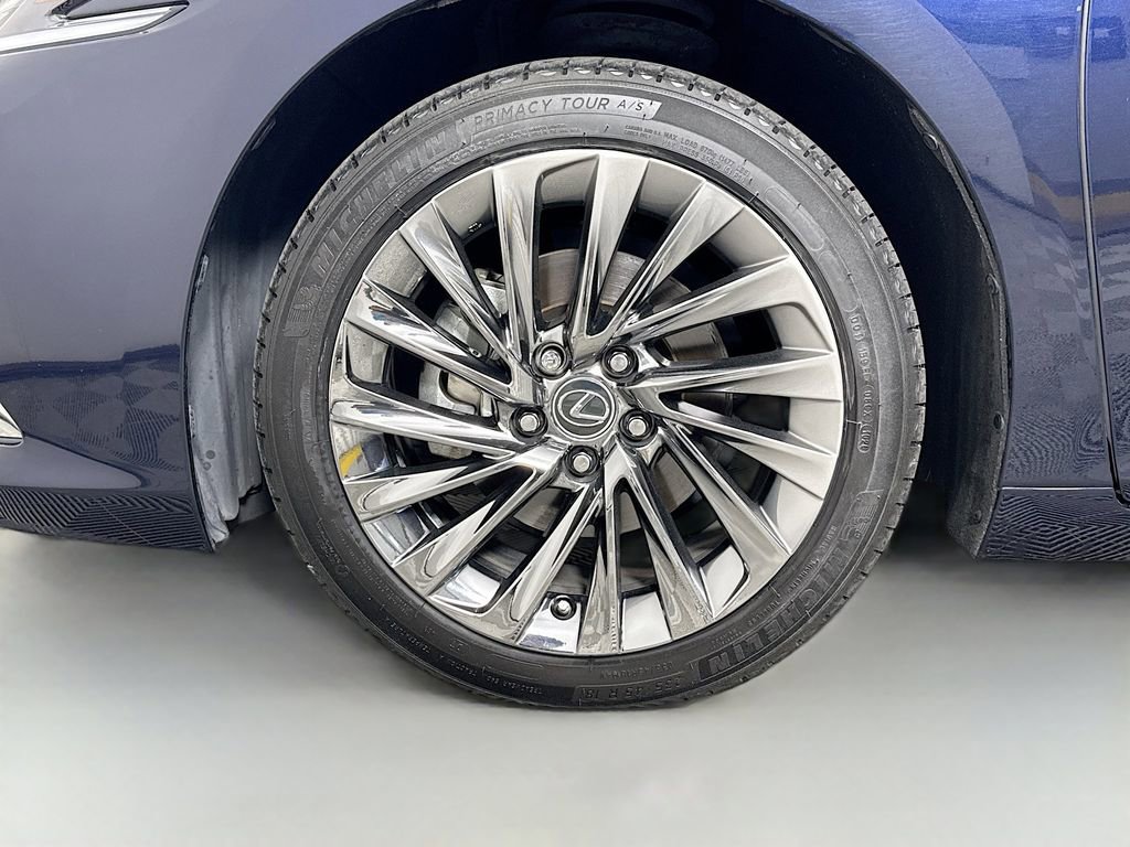 Certified 2024 Lexus ES 300h Ultra Luxury w/ Accessory Package (Z2) FWD image 33