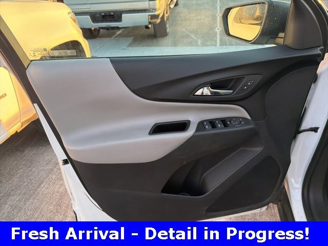 Used 2022 Chevrolet Equinox LS w/ LS Convenience Package image 17