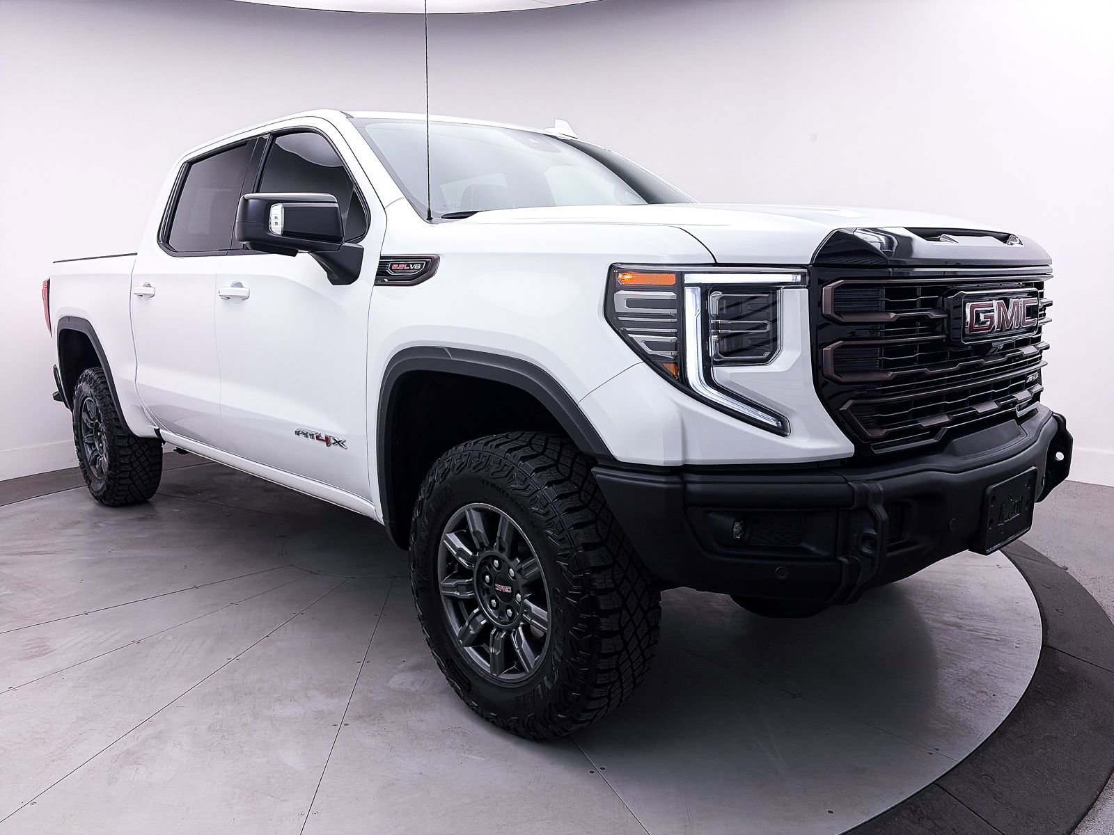 Used 2025 GMC Sierra 1500 AT4X image 14