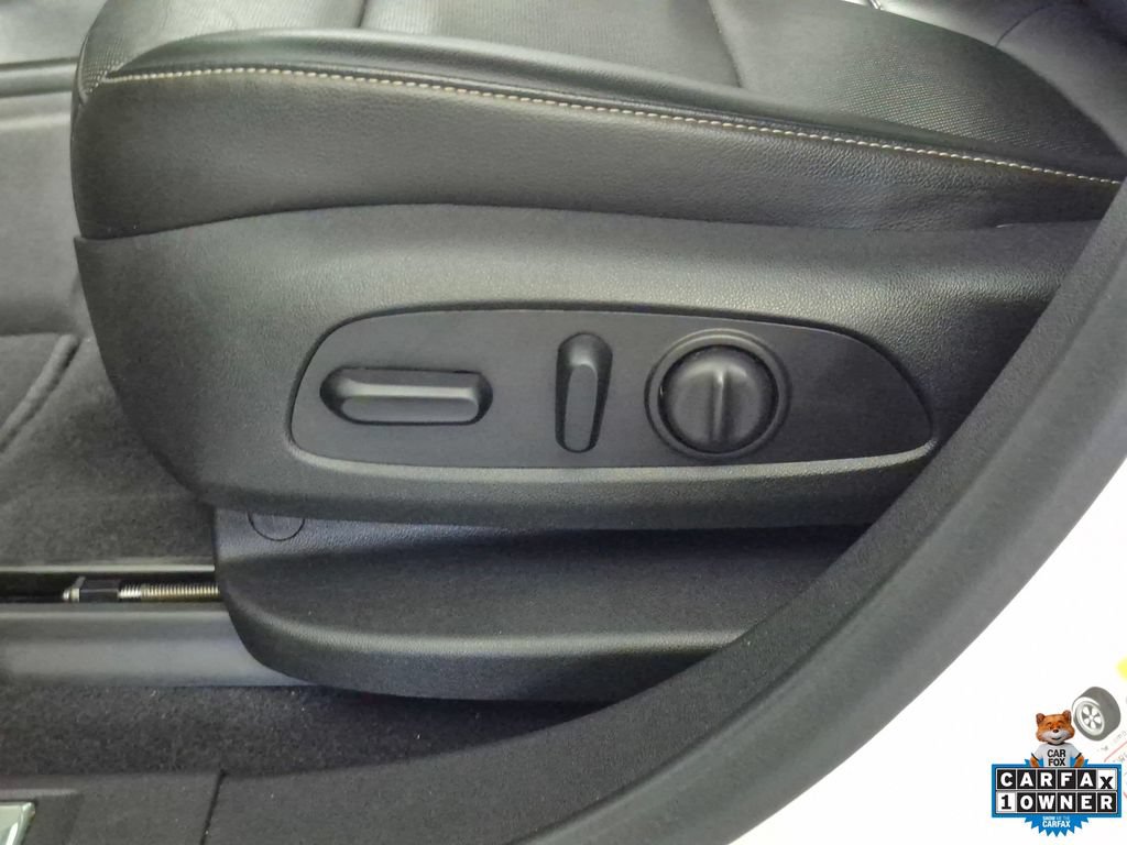Certified 2023 GMC Acadia SLT FWD image 18
