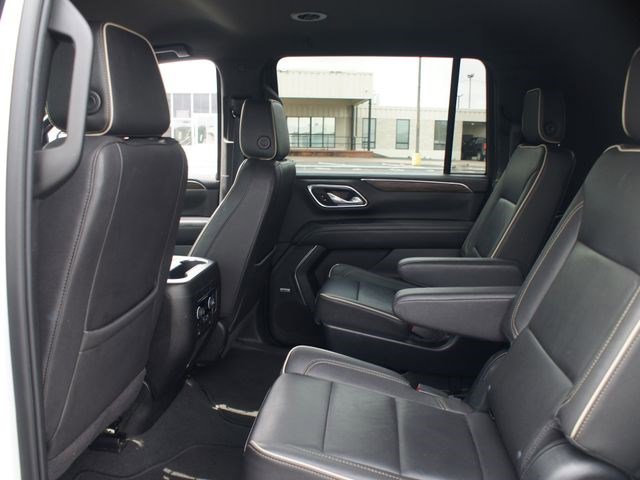 Used 2023 Chevrolet Suburban Premier image 14