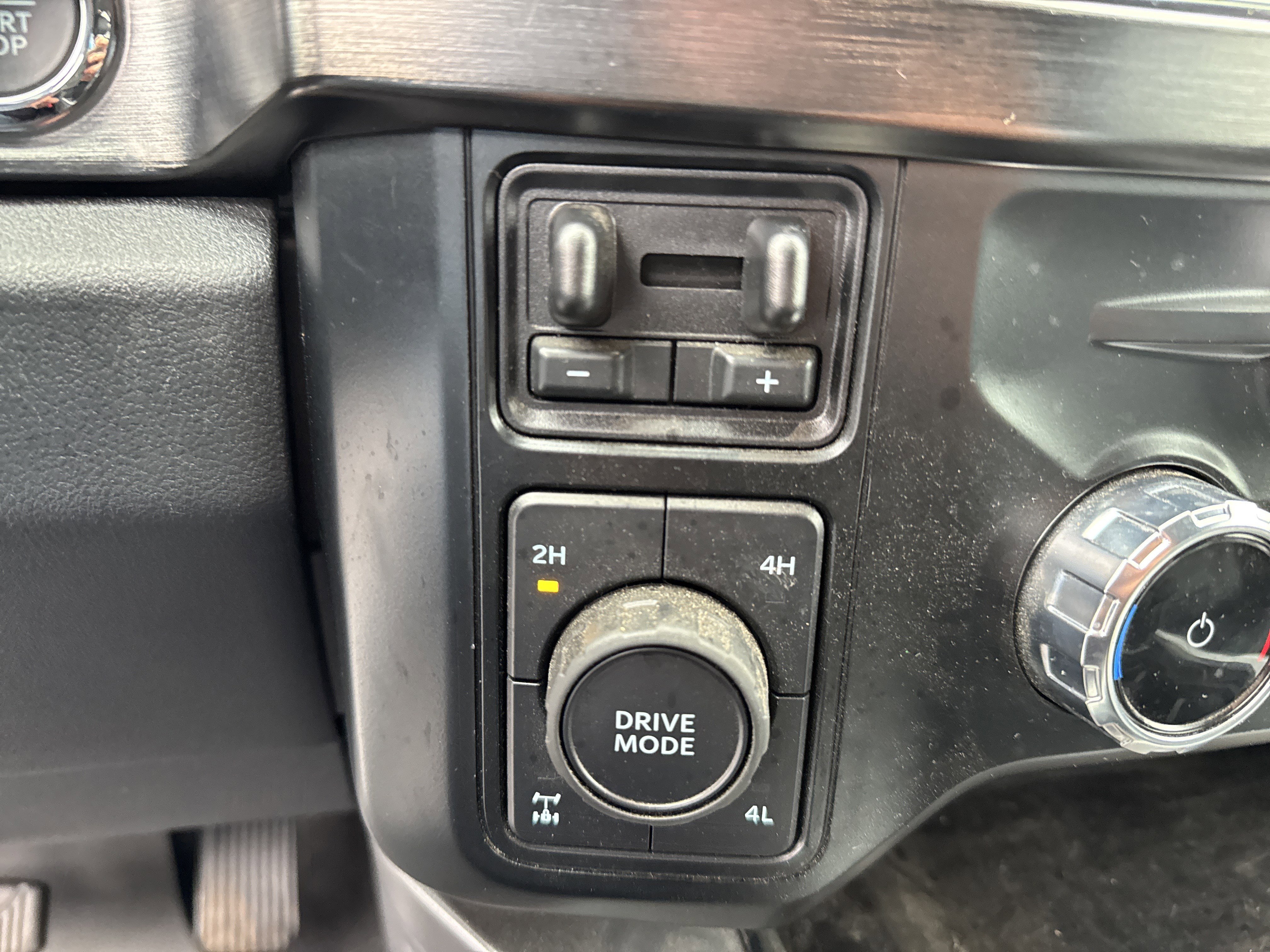 Certified 2023 Ford F350 Lariat w/ Lariat Ultimate Package image 44