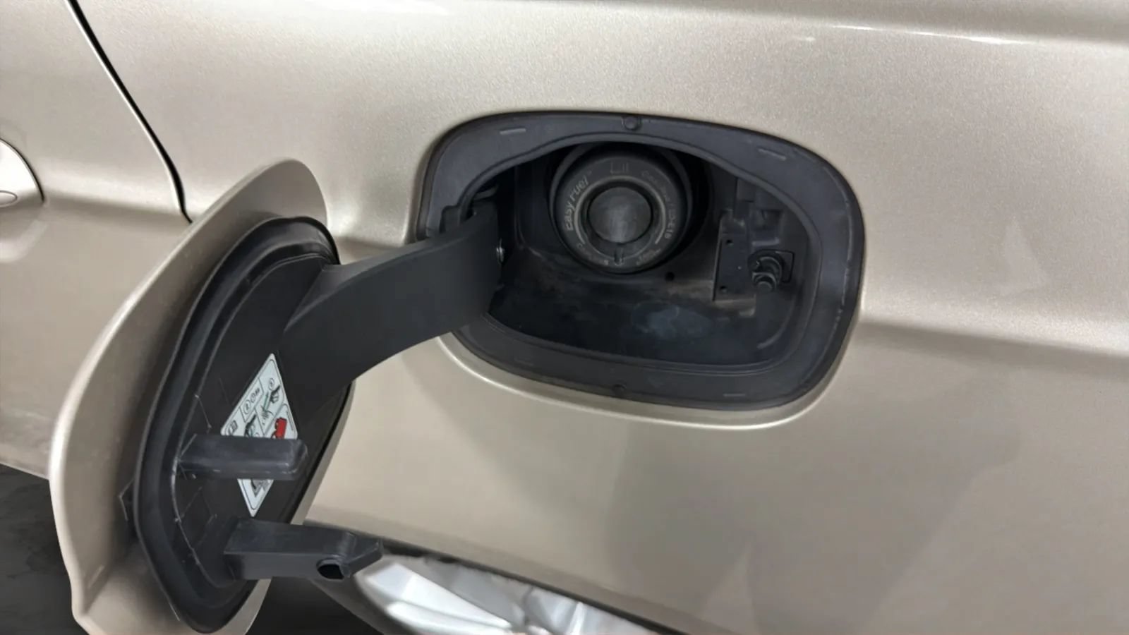 Used 2019 Ford Fusion SE FWD image 30