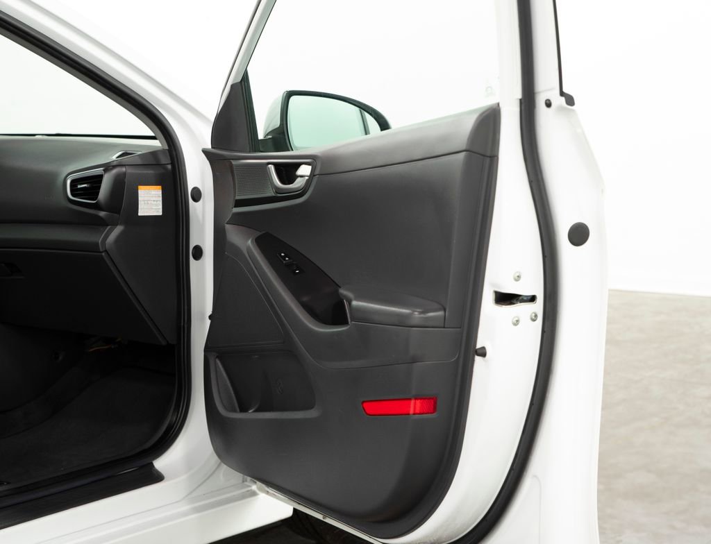 Used 2018 Hyundai Ioniq Blue image 16