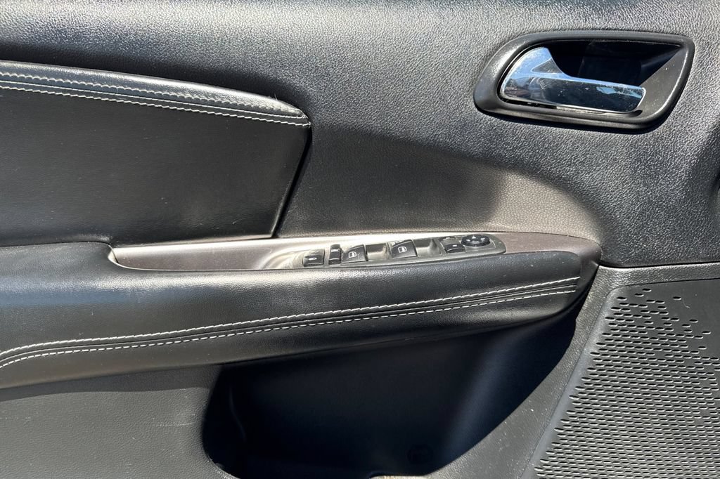 Used 2018 Dodge Journey Crossroad FWD image 11
