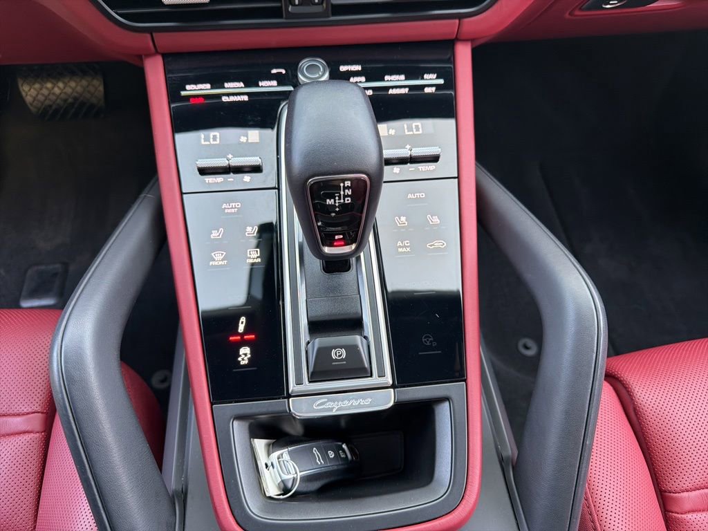 Used 2022 Porsche Cayenne Platinum Edition AWD/4WD image 18