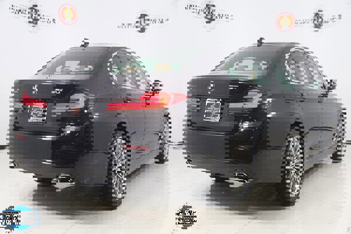 Used 2022 BMW 540i xDrive w/ M Sport Package image 3